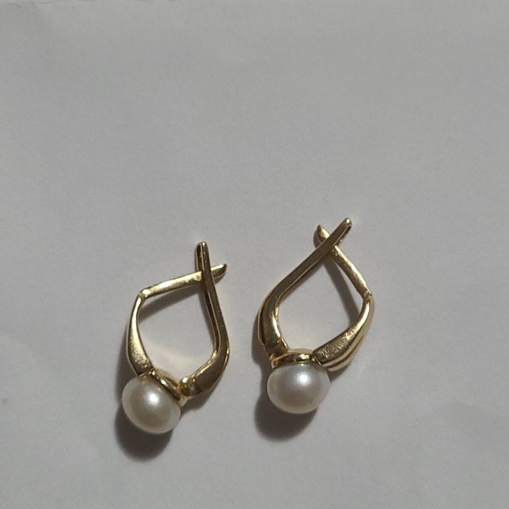 14 K And Pearl Earrings 200$